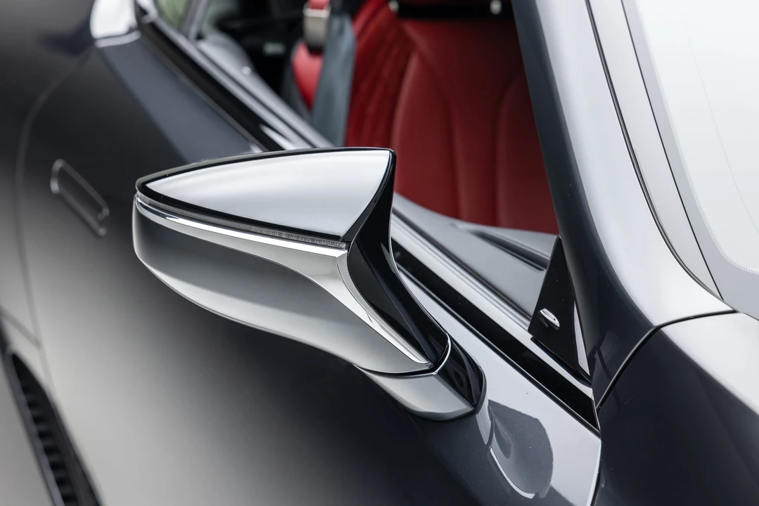 2021 Lexus LC - Image 27 of 31