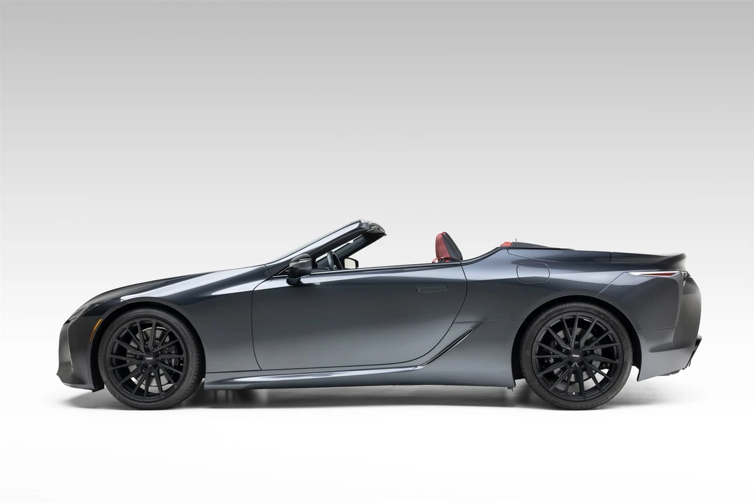 2021 Lexus LC - Image 16 of 31