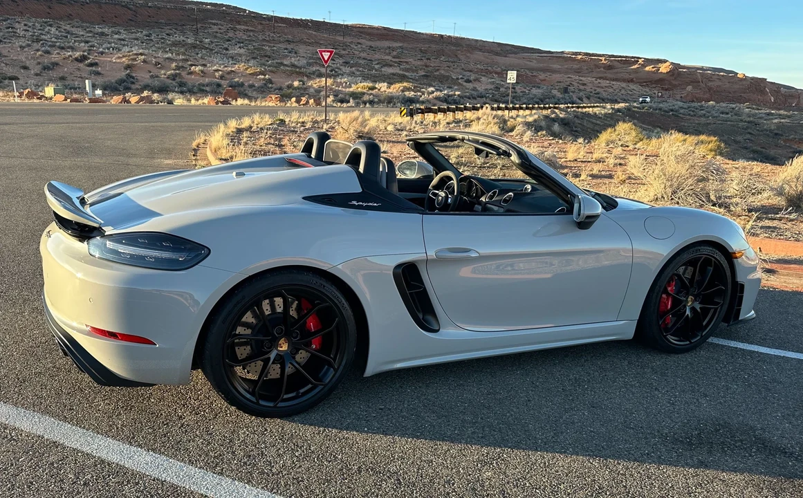 2022 Porsche - Image 13 of 31