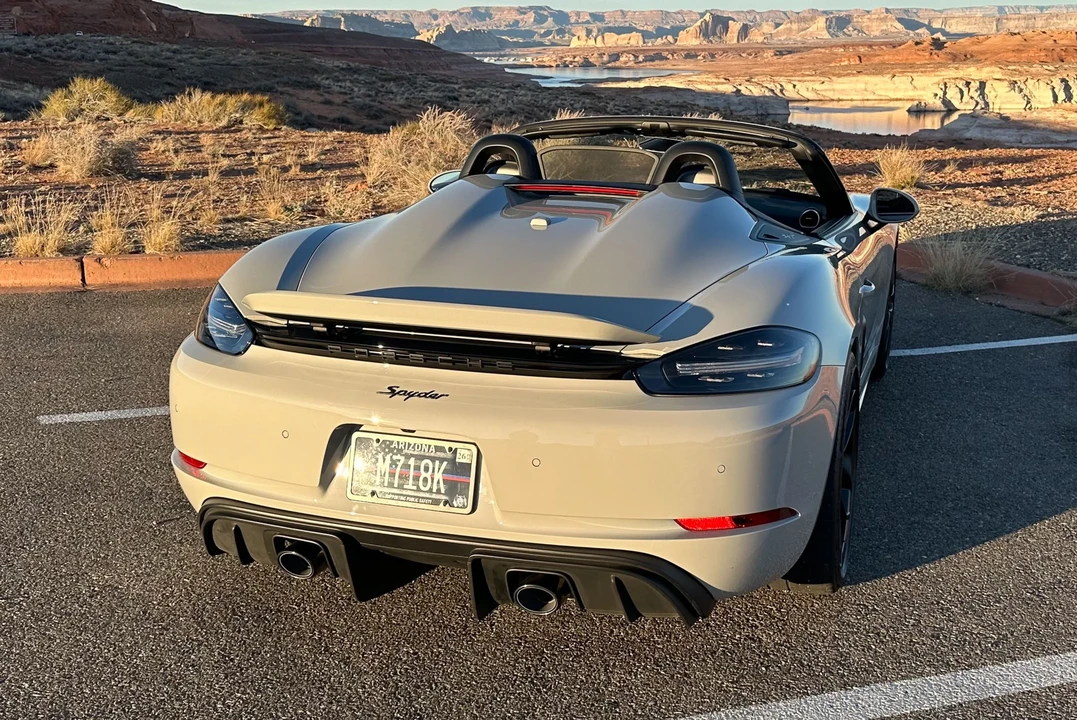 2022 Porsche - Image 9 of 31