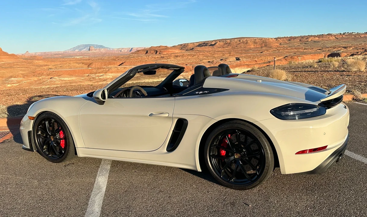 2022 Porsche - Image 5 of 31