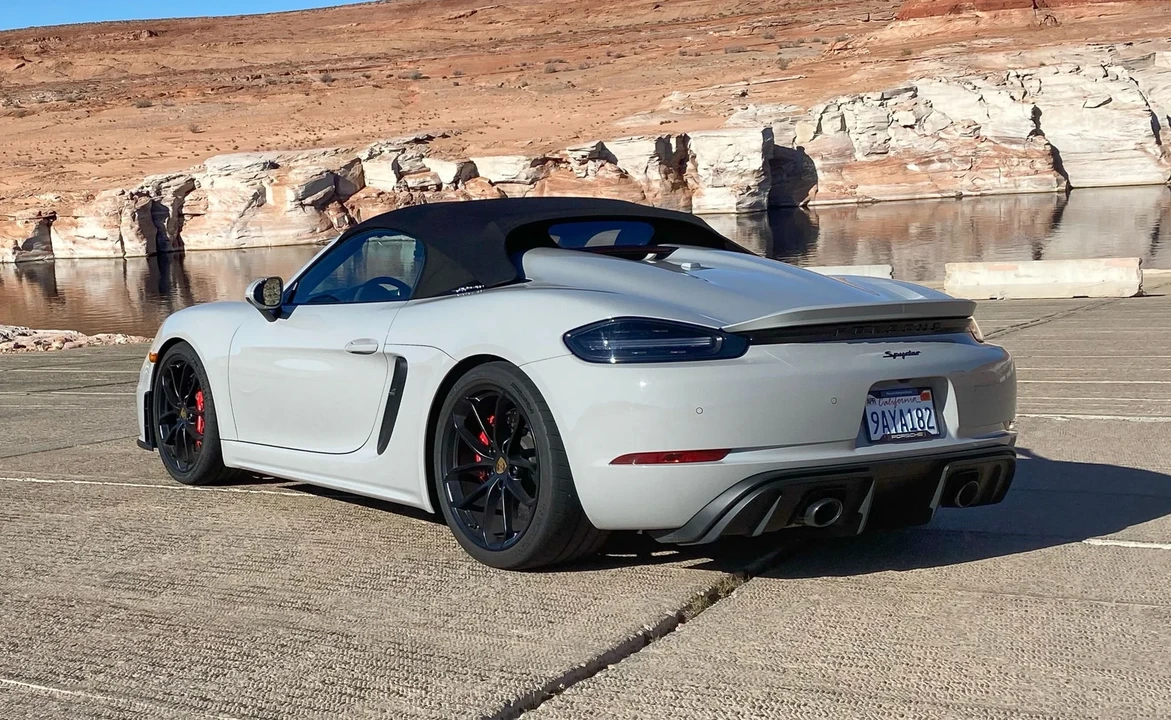 2022 Porsche - Image 21 of 31