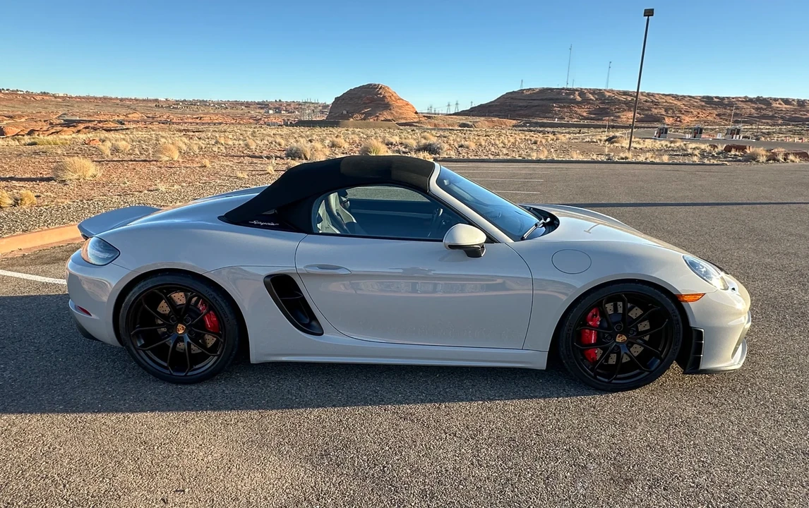 2022 Porsche - Image 24 of 31