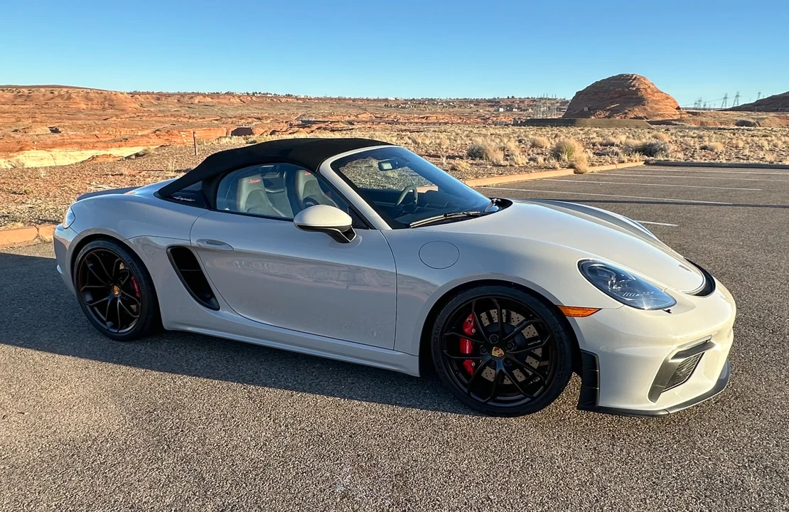 2022 Porsche - Image 25 of 31