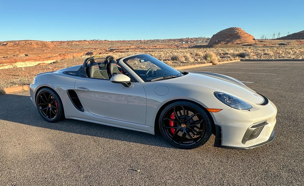 2022 Porsche - Image 16 of 31
