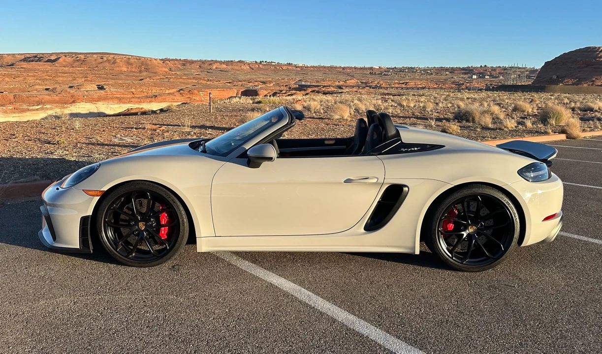 2022 Porsche - Image 3 of 31