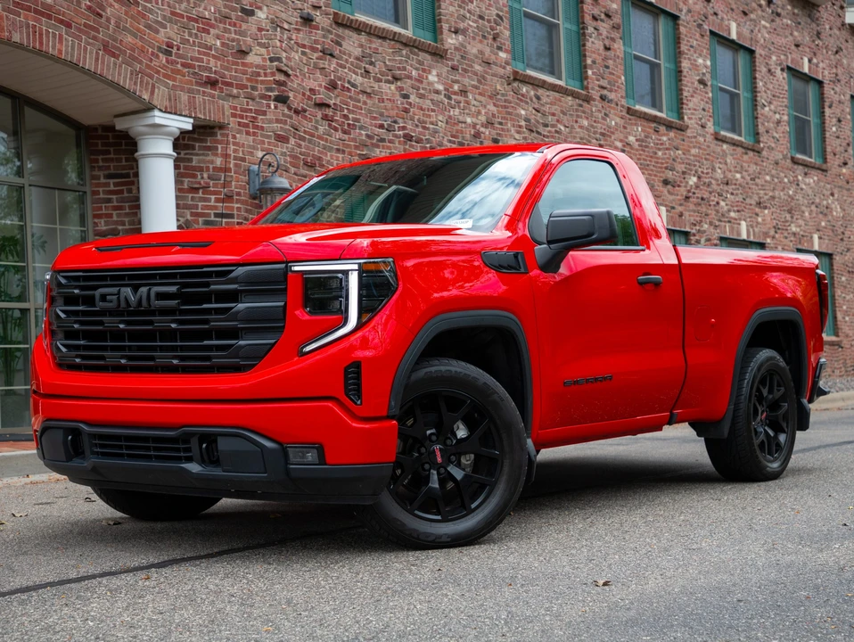 2023 GMC Sierra 5th Gen - Image 6 of 31