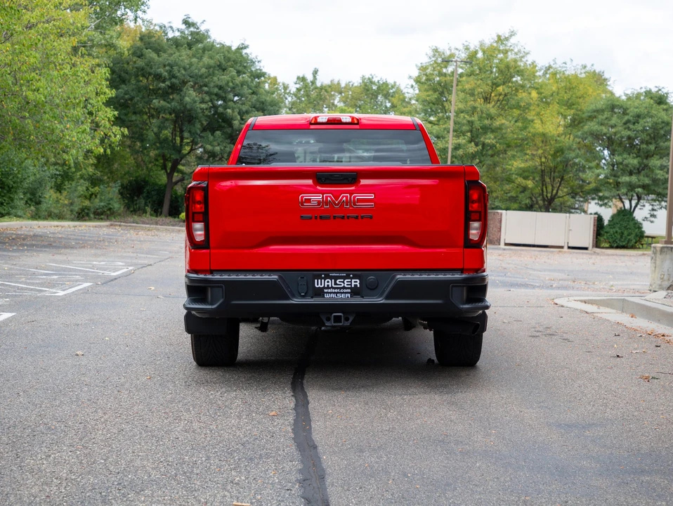 2023 GMC Sierra 5th Gen - Image 17 of 31