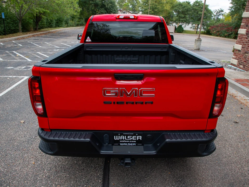 2023 GMC Sierra 5th Gen - Image 19 of 31