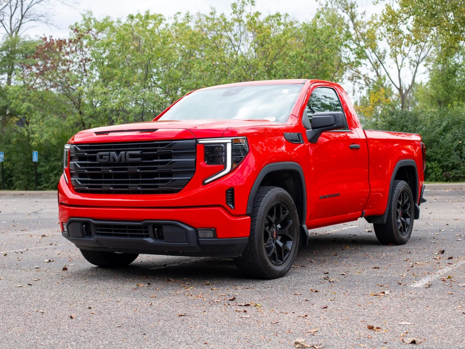 2023 GMC Sierra 5th Gen - Image 3 of 31