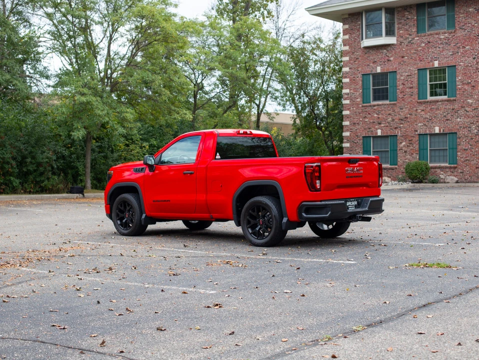 2023 GMC Sierra 5th Gen - Image 13 of 31