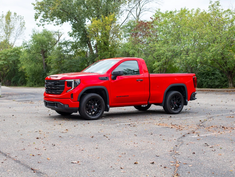 2023 GMC Sierra 5th Gen - Image 8 of 31