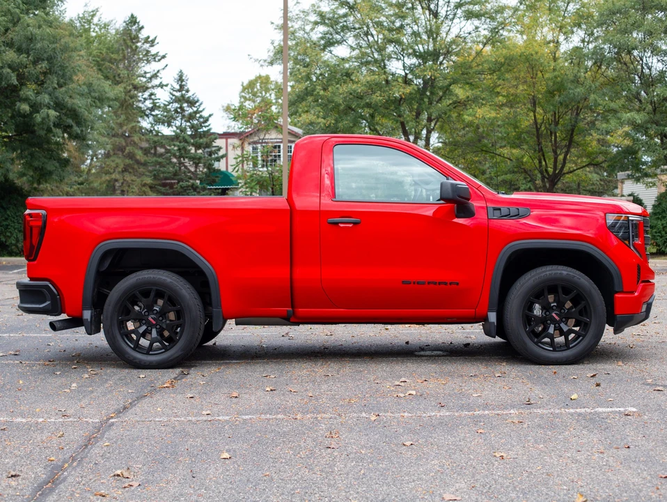 2023 GMC Sierra 5th Gen - Image 26 of 31