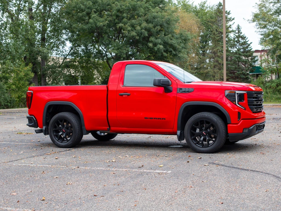 2023 GMC Sierra 5th Gen - Image 27 of 31