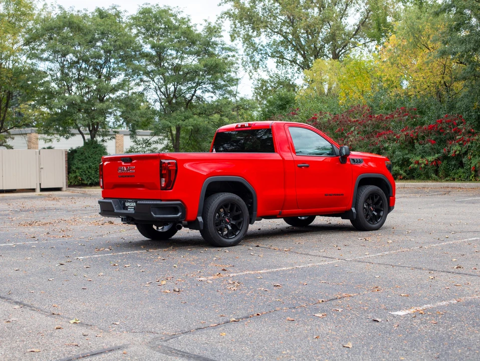 2023 GMC Sierra 5th Gen - Image 22 of 31