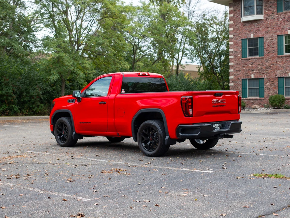 2023 GMC Sierra 5th Gen - Image 14 of 31