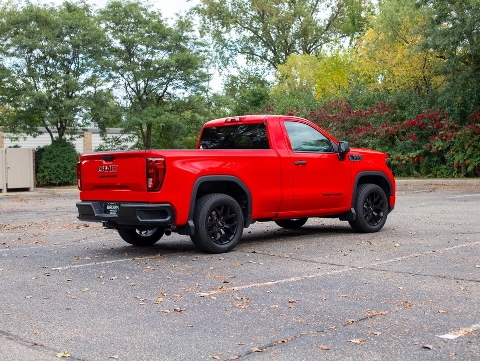 2023 GMC Sierra 5th Gen - Image 23 of 31