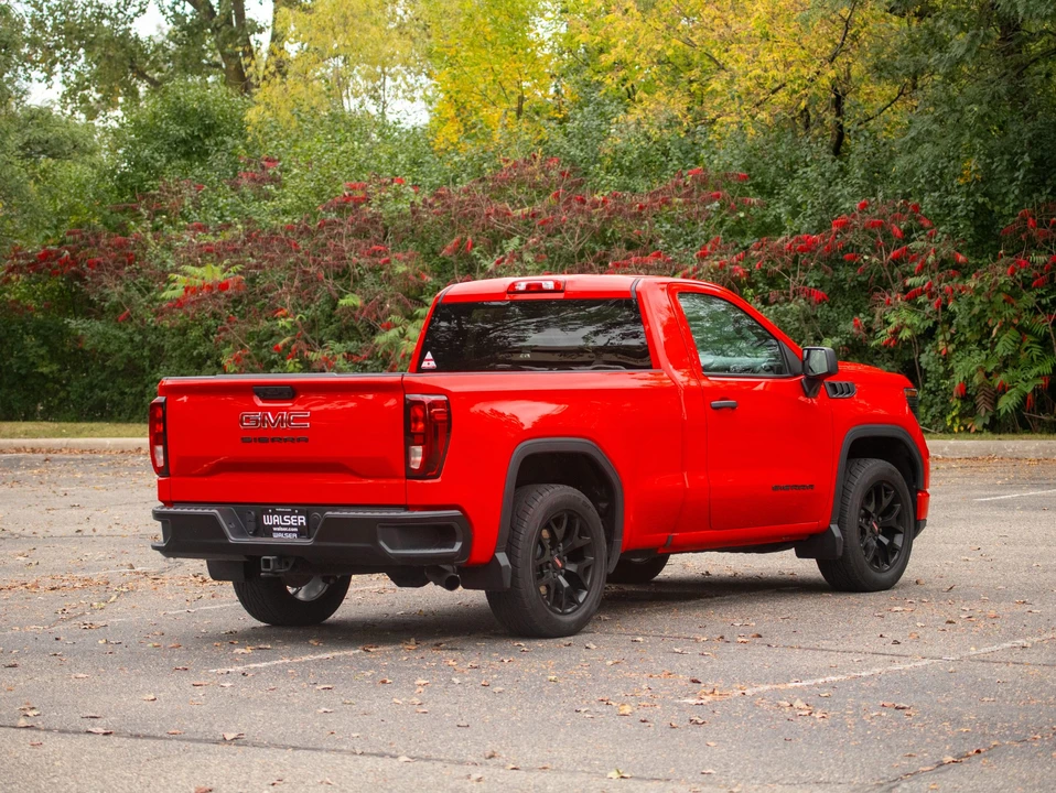 2023 GMC Sierra 5th Gen - Image 21 of 31