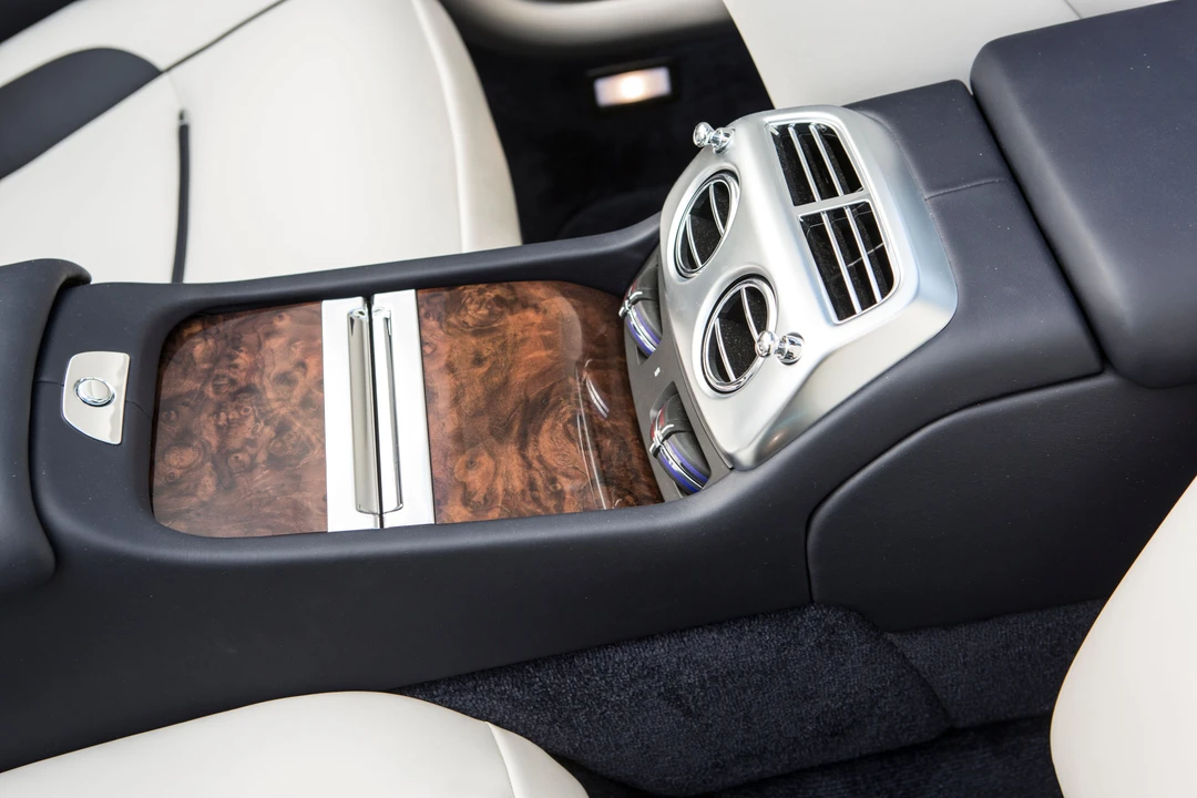 2018 Rolls-Royce Dawn - Image 4 of 31