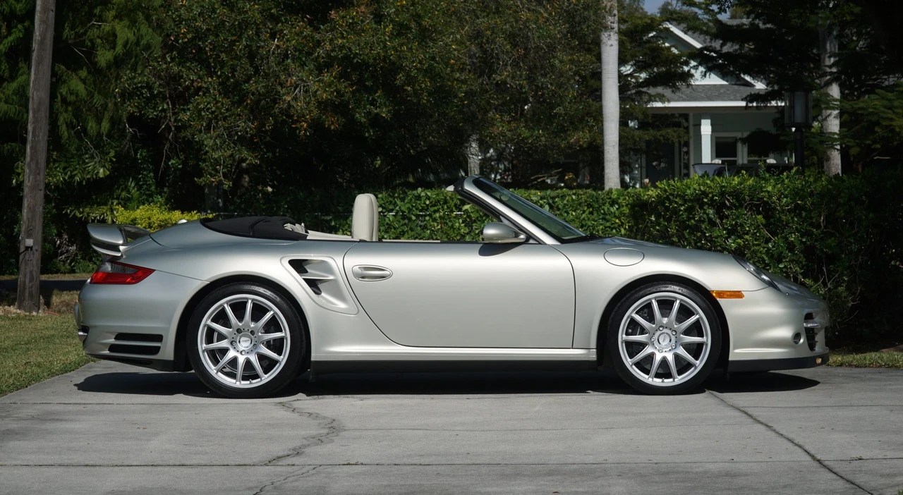 2009 Porsche 997 Turbo - Image 16 of 31