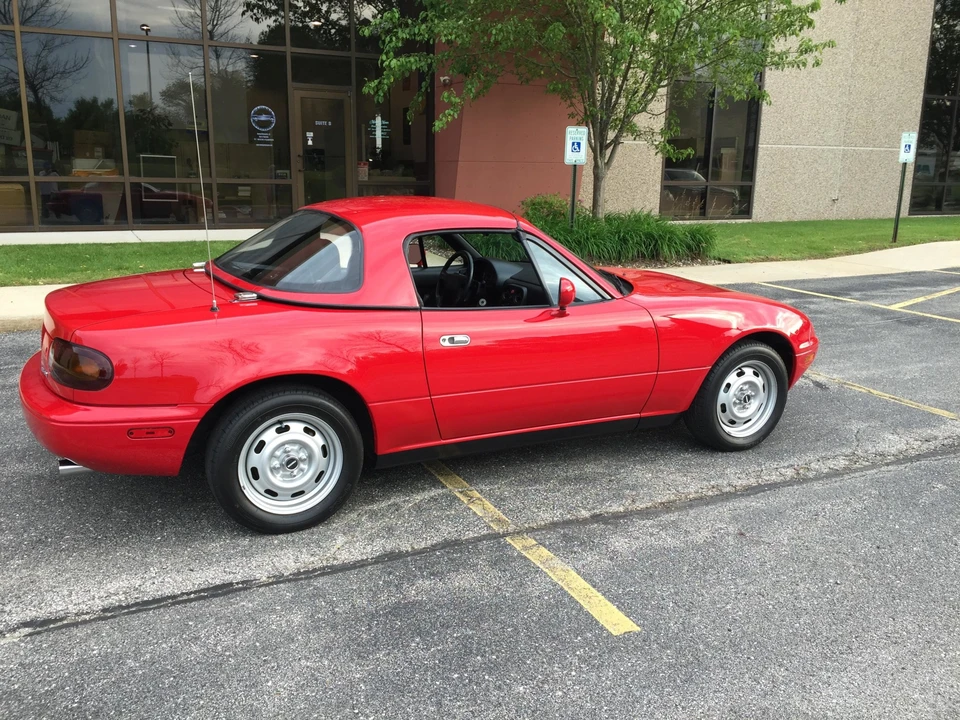 1990 Mazda NA MX-5 Miata - Image 5 of 31