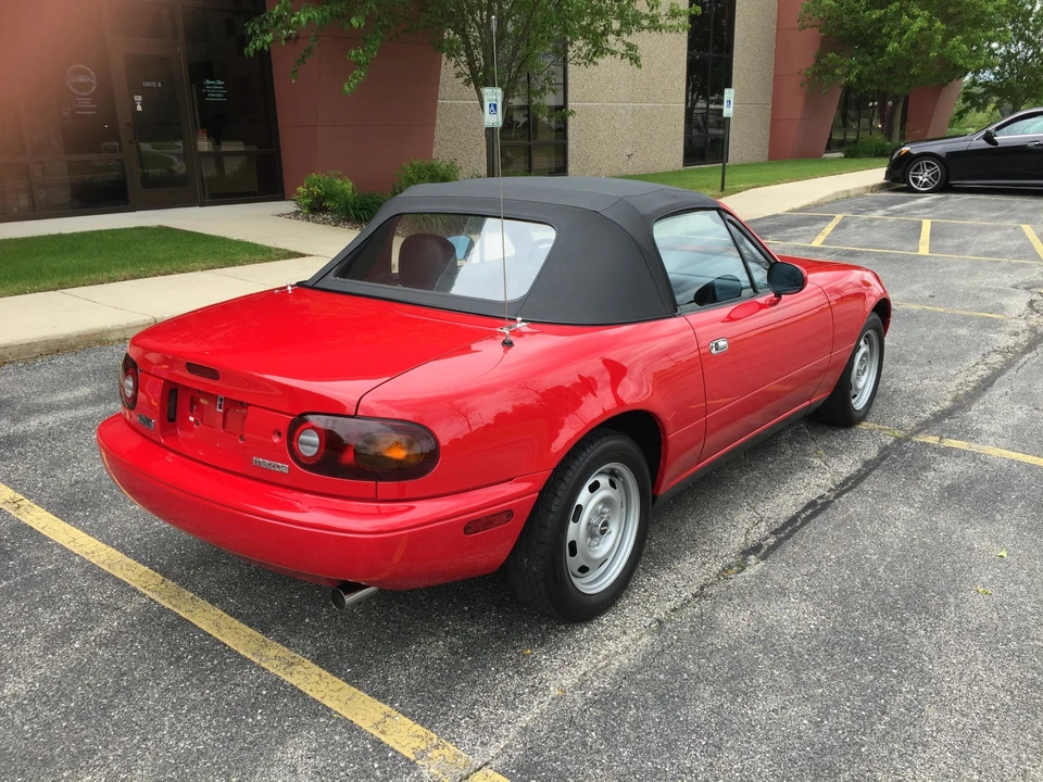 1990 Mazda NA MX-5 Miata - Image 17 of 31