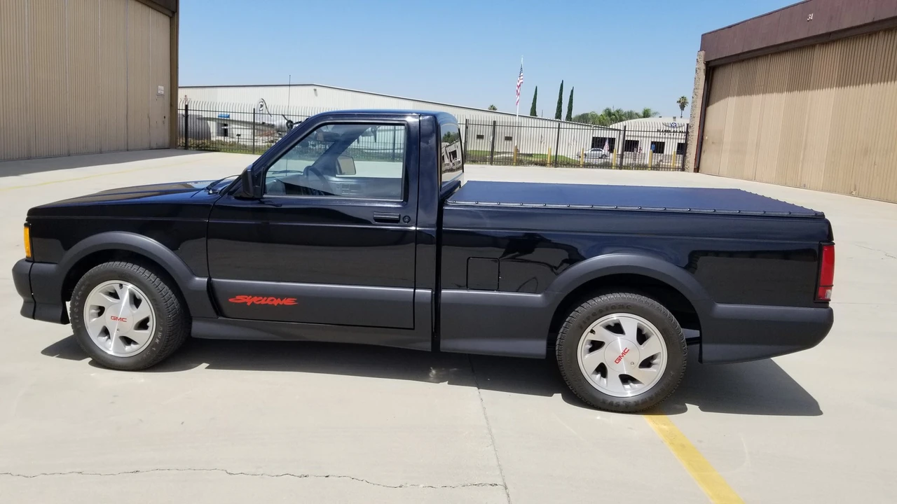 1991 GMC Syclone - Image 5 of 31