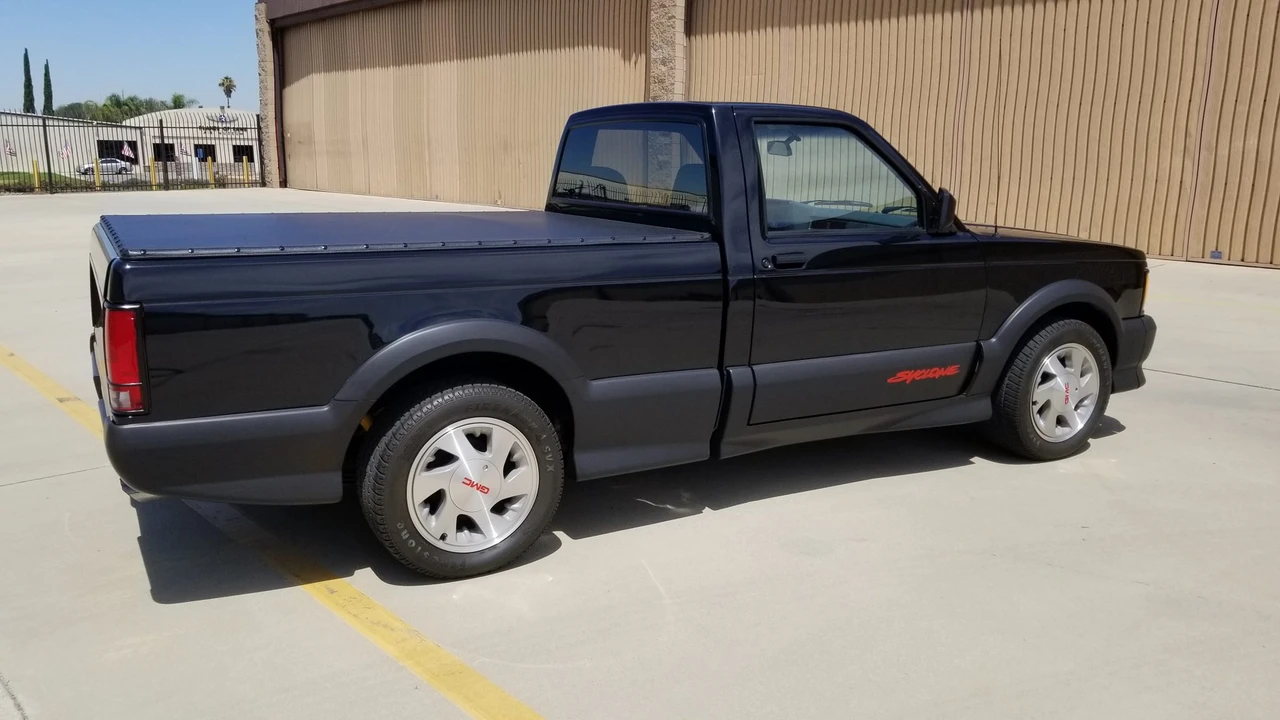 1991 GMC Syclone - Image 8 of 31
