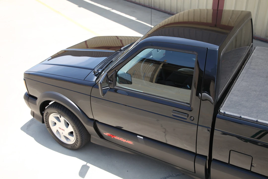 1991 GMC Syclone - Image 28 of 31
