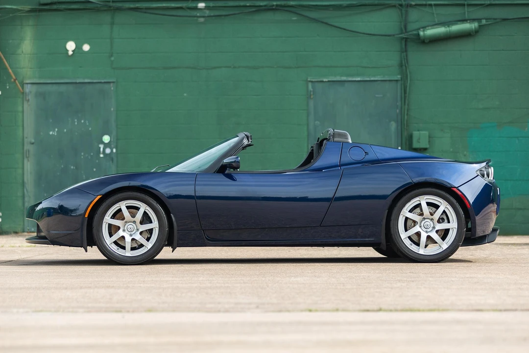 2010 Tesla Roadster - Image 11 of 31