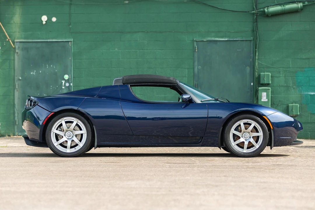 2010 Tesla Roadster - Image 5 of 31