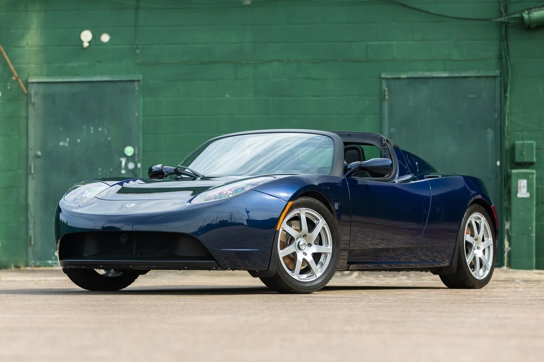 2010 Tesla Roadster - Image 2 of 31