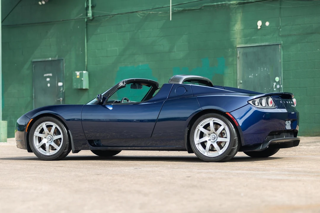 2010 Tesla Roadster - Image 10 of 31