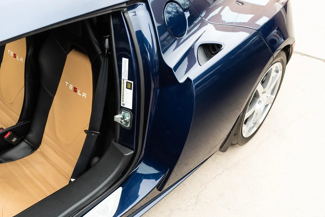 2010 Tesla Roadster - Image 31 of 31