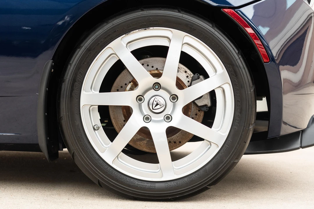 2010 Tesla Roadster - Image 28 of 31