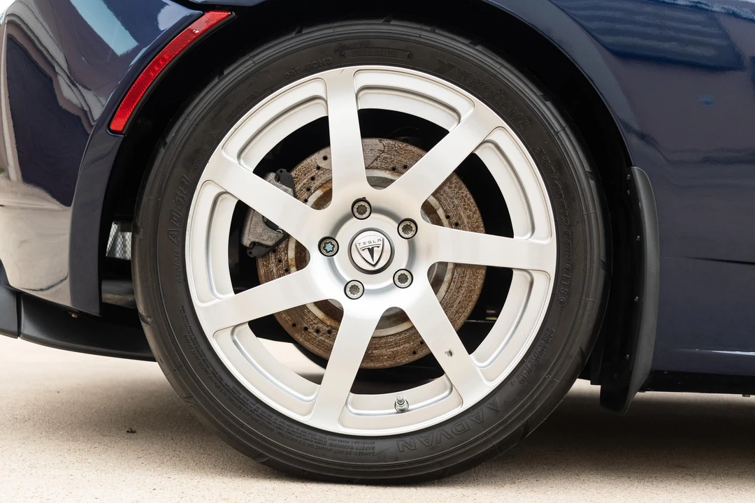 2010 Tesla Roadster - Image 29 of 31