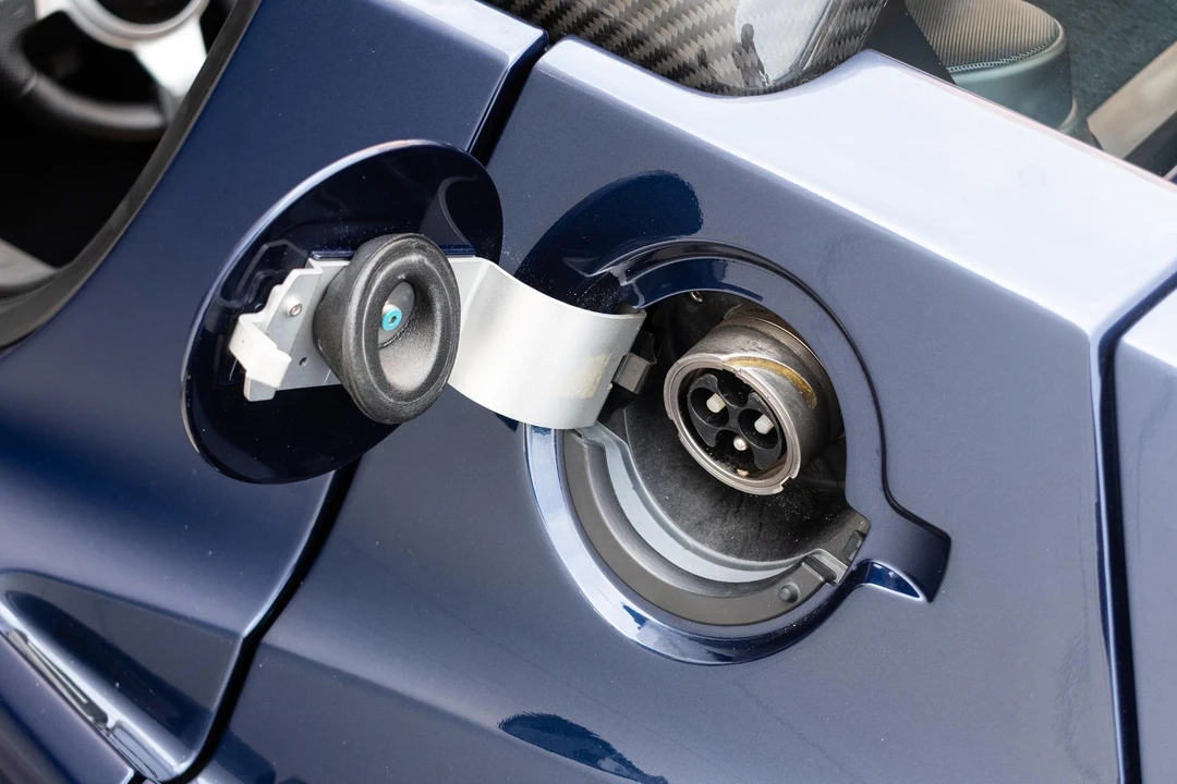 2010 Tesla Roadster - Image 24 of 31