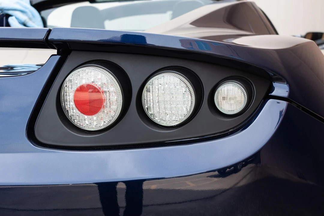 2010 Tesla Roadster - Image 19 of 31