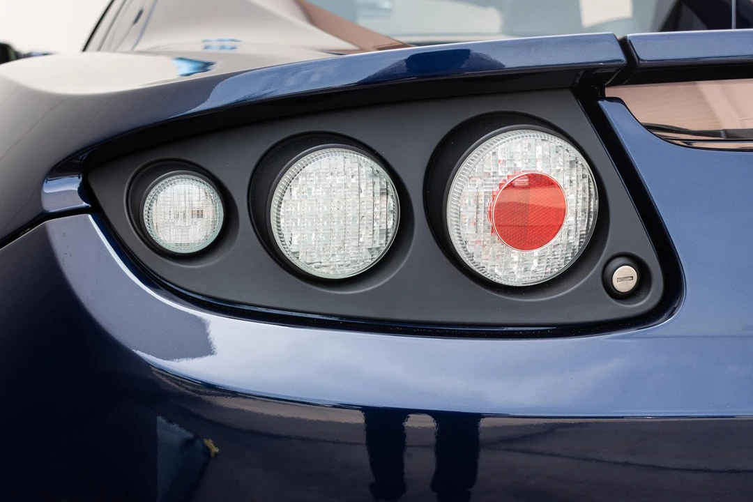2010 Tesla Roadster - Image 17 of 31