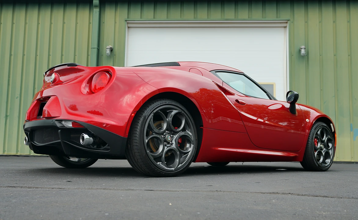2015 Alfa Romeo 4C Coupe - Image 25 of 31