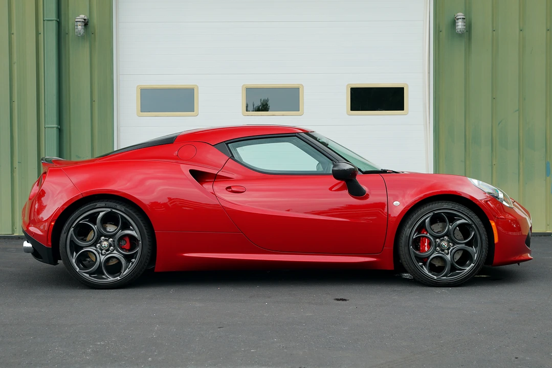 2015 Alfa Romeo 4C Coupe - Image 27 of 31