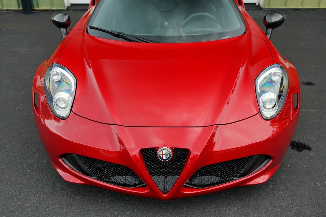2015 Alfa Romeo 4C Coupe - Image 28 of 31