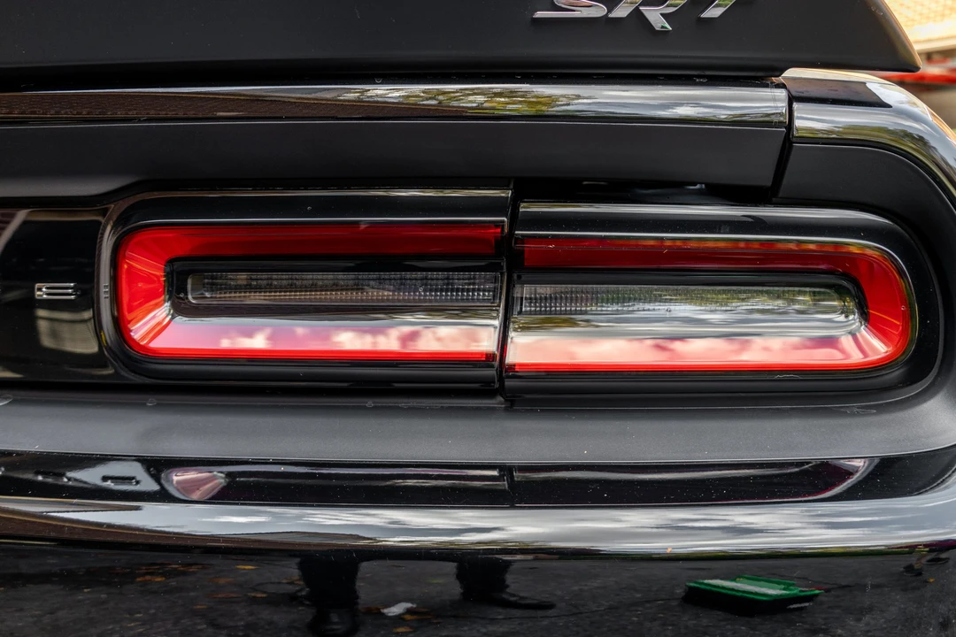 2015 Dodge Challenger SRT Hellcat 3rd Gen - Image 17 of 31