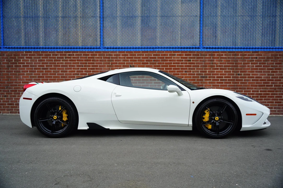 2015 Ferrari 458 Speciale - Image 13 of 31