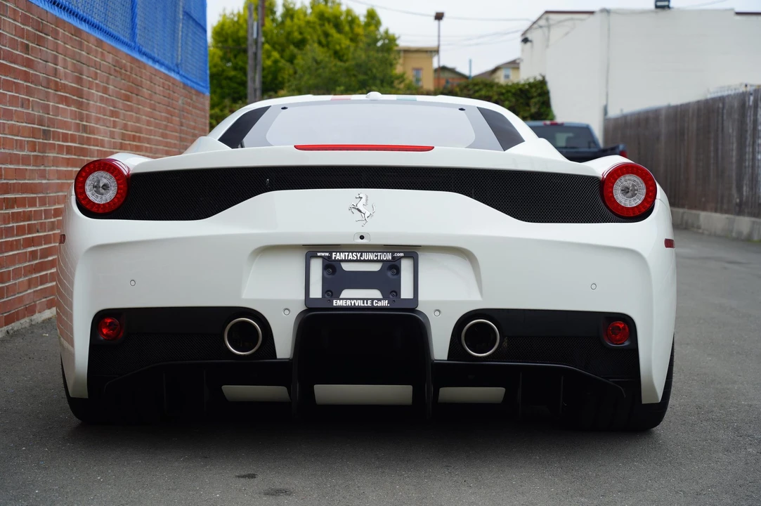 2015 Ferrari 458 Speciale - Image 17 of 31