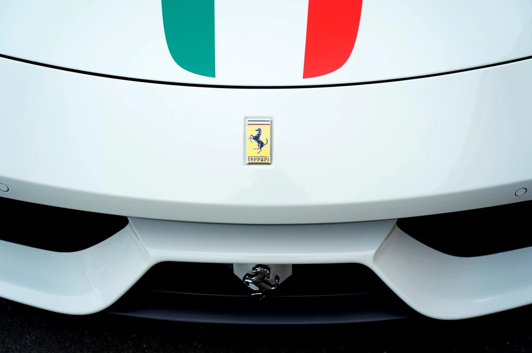 2015 Ferrari 458 Speciale - Image 25 of 31