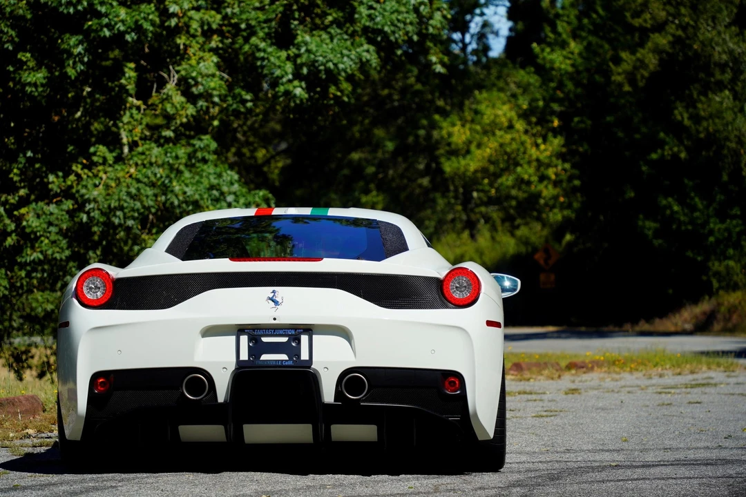 2015 Ferrari 458 Speciale - Image 4 of 31