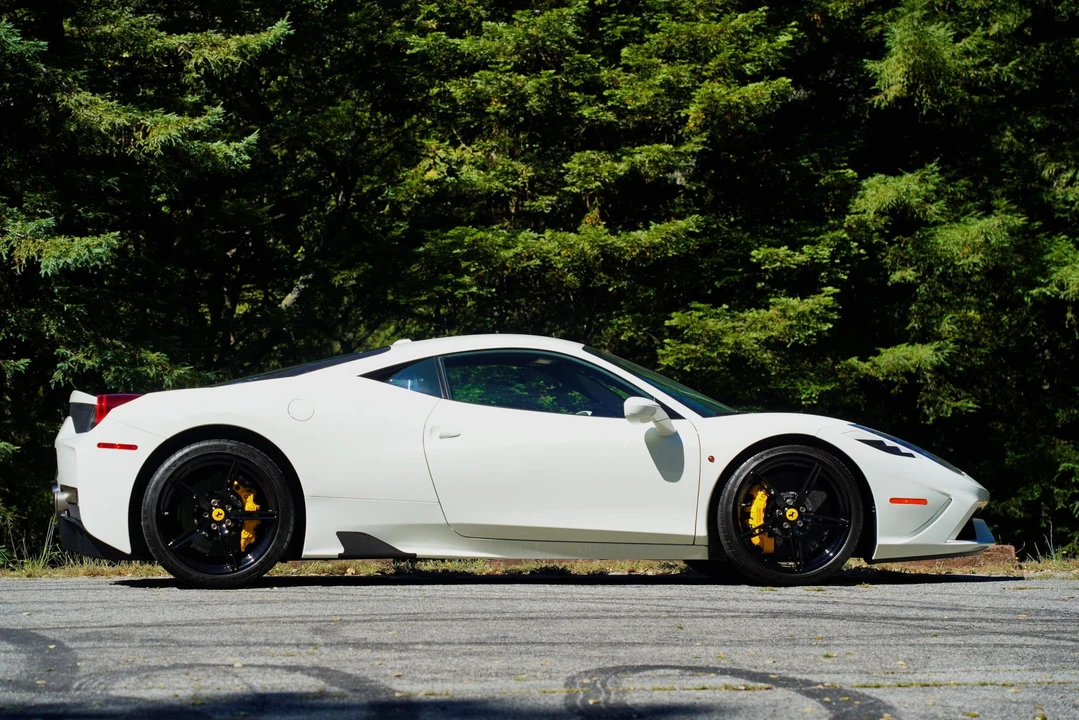 2015 Ferrari 458 Speciale - Image 6 of 31