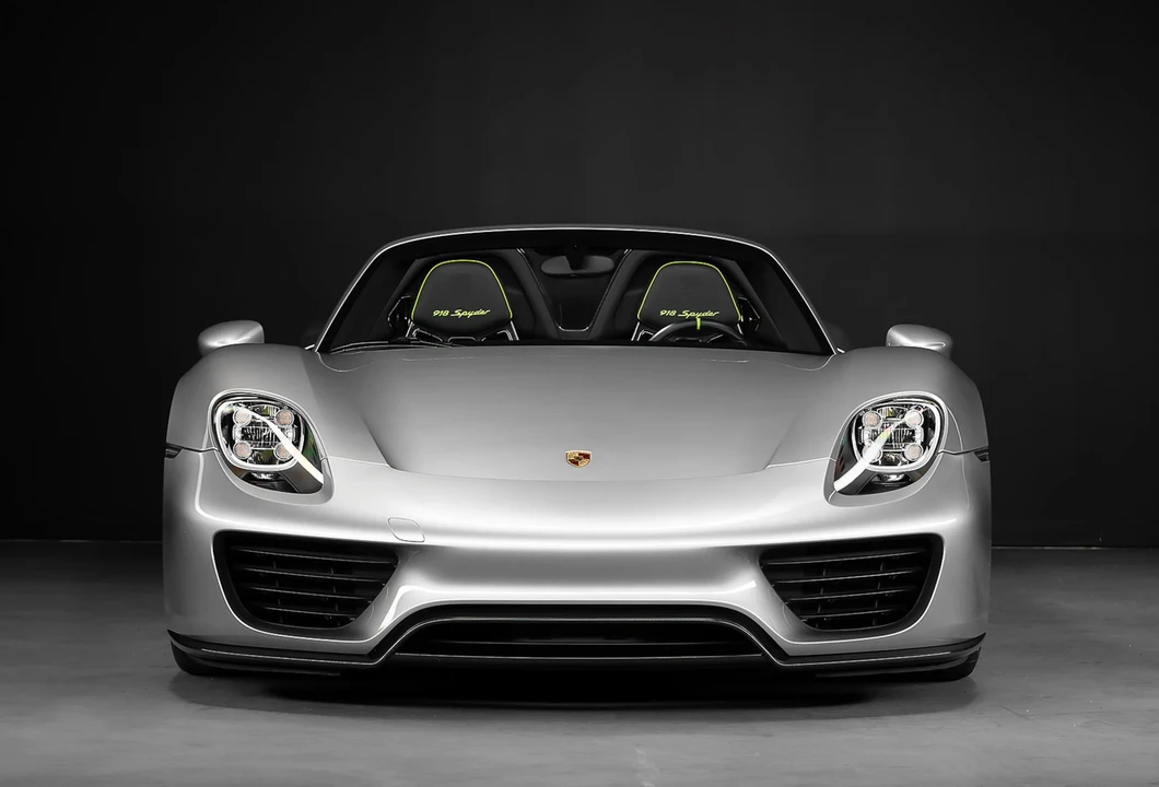 2015 Porsche 918 Spyder - Image 2 of 6