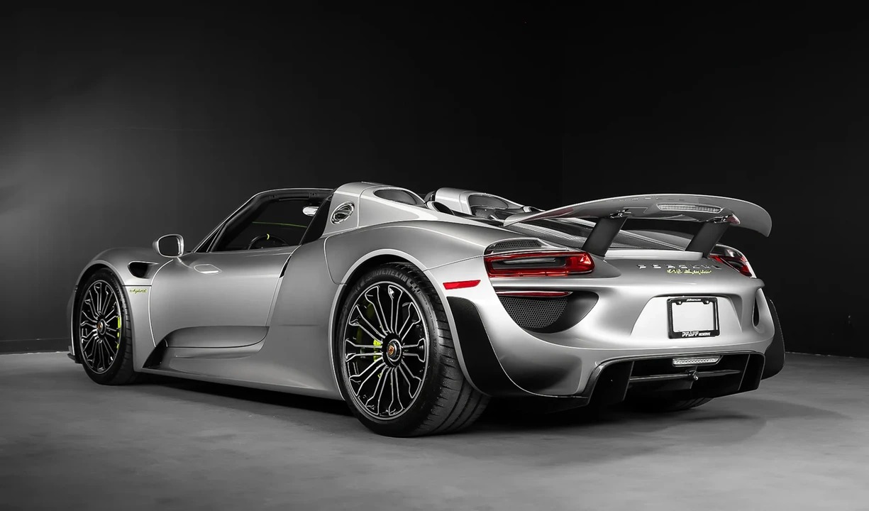 2015 Porsche 918 Spyder - Image 5 of 6